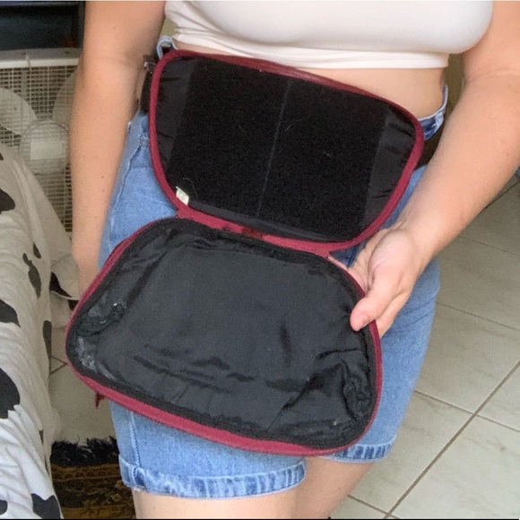 90s faux leather oversized burgundy fanny pack - Picture 4 of 6